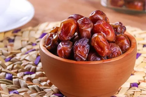 تصویر 3 از خرما پیارم حاجی آباد درجه یک کیلویی و بسته‌ بندی شده